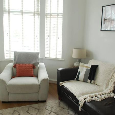 Entire House, Waterloo, Free Street Parking Villa Luaran gambar
