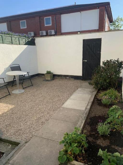 Entire House, Waterloo, Free Street Parking Villa Luaran gambar