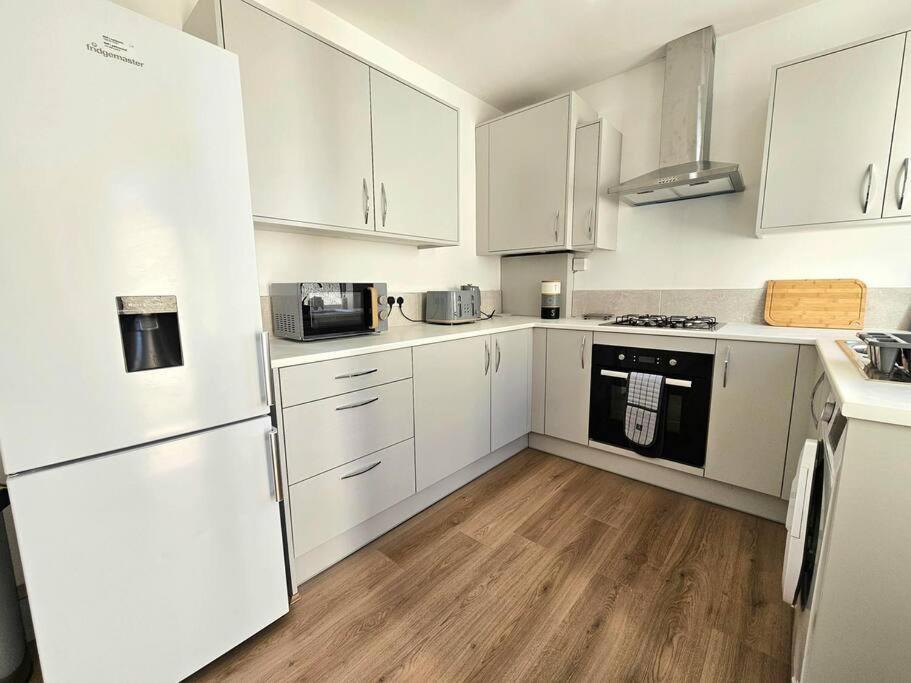 Entire House, Waterloo, Free Street Parking Villa Luaran gambar