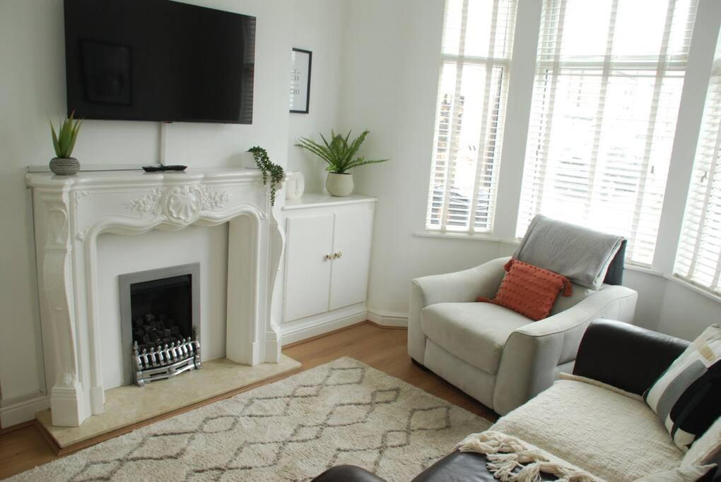 Entire House, Waterloo, Free Street Parking Villa Luaran gambar