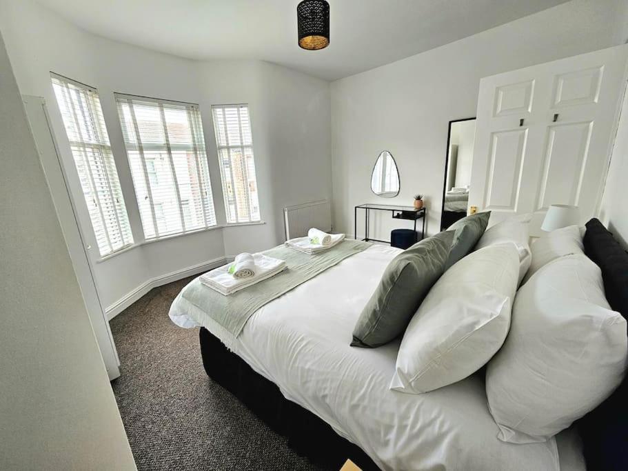 Entire House, Waterloo, Free Street Parking Villa Luaran gambar